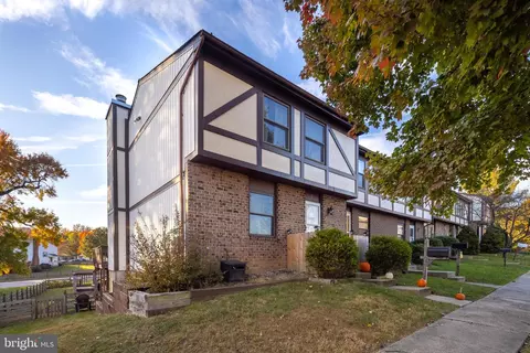 Exterior - 36 Bernadotte Ct, Parkville, MD 21234 photo 2 of 7