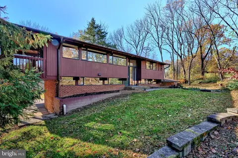 4 Beechmere Ln, Cockeysville, MD 21030