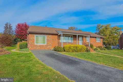 1522 Chivalry Ct, Rosedale, MD 21237