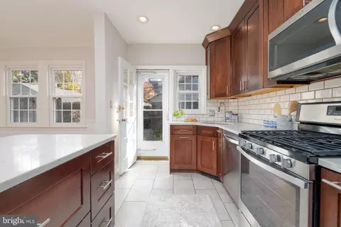 213 Murdock Rd, Baltimore, MD 21212 photo 12