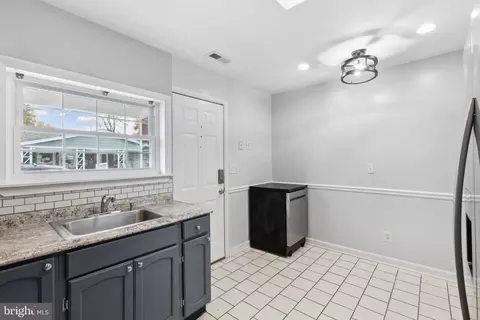 Entry Way - 1213 Third Rd, Middle River, MD 21220 photo 5 of 8