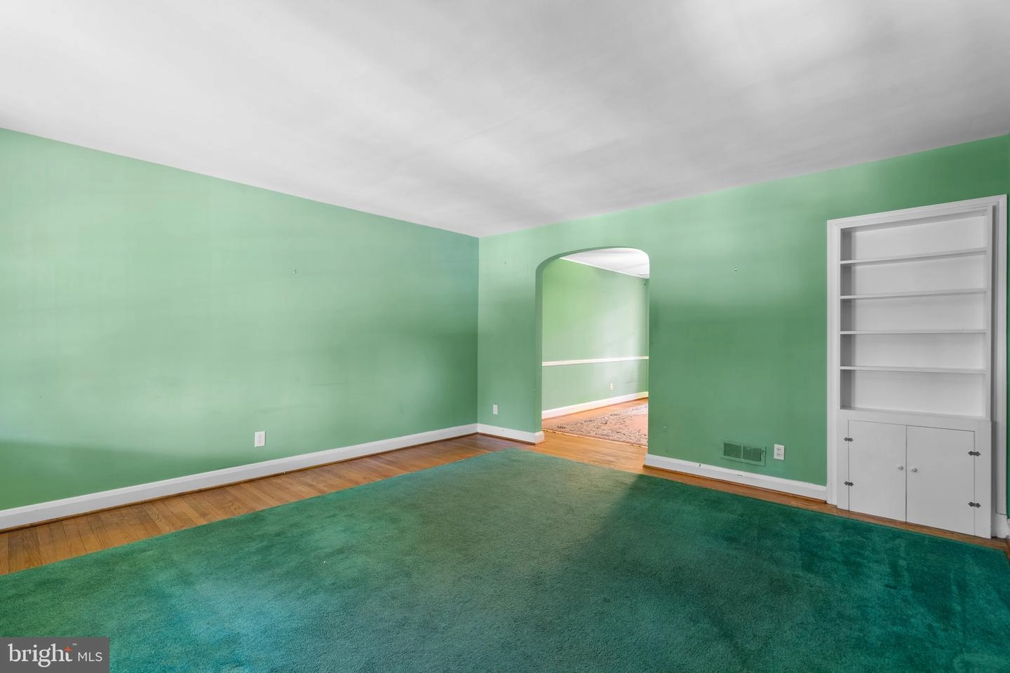 Living - 131 Stanmore Rd, Baltimore, MD 21212 photo 1 of 3