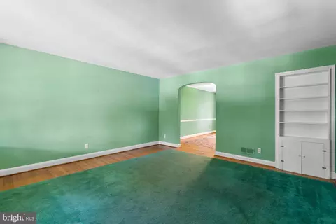 Living - 131 Stanmore Rd, Baltimore, MD 21212 photo 1 of 3