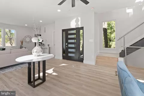 Entry Way - 27 St Thomas Ln, Garrison, MD 21117 photo 5 of 18