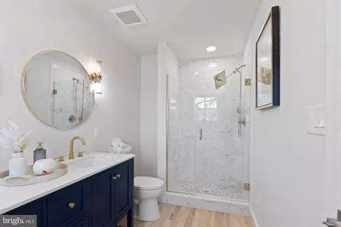 Bath - 27 St Thomas Ln, Garrison, MD 21117 photo 2 of 5