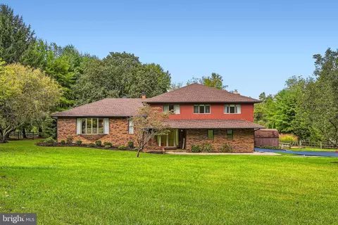 18 Gerwell Ct, Upper Falls, MD 21156