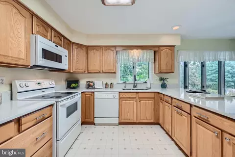 Kitchen - 18 Gerwell Ct, Upper Falls, MD 21156 photo 3 of 5