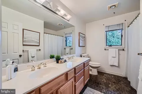 Bath - 18 Gerwell Ct, Upper Falls, MD 21156 photo 2 of 4