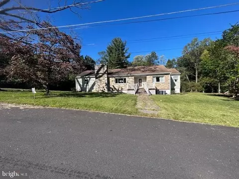 2908 Knoll Acres Dr, Parkville, MD 21234