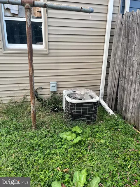 Exterior - 2308 Ruth Ave, Sparrows Point, MD 21219 photo 2 of 2