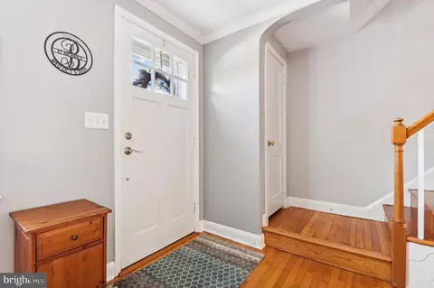Entry Way - 129 Stanmore Rd, Baltimore, MD 21212 photo 3 of 5