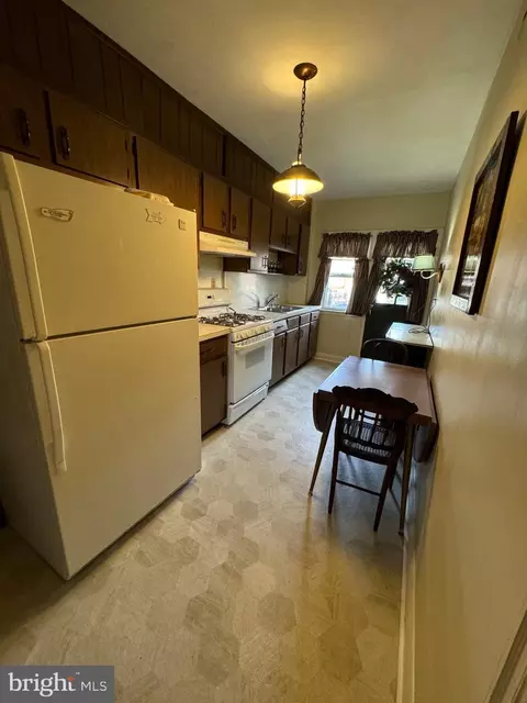 Kitchen - 2956 Cornwall Rd, Dundalk, MD 21222 photo 2 of 3