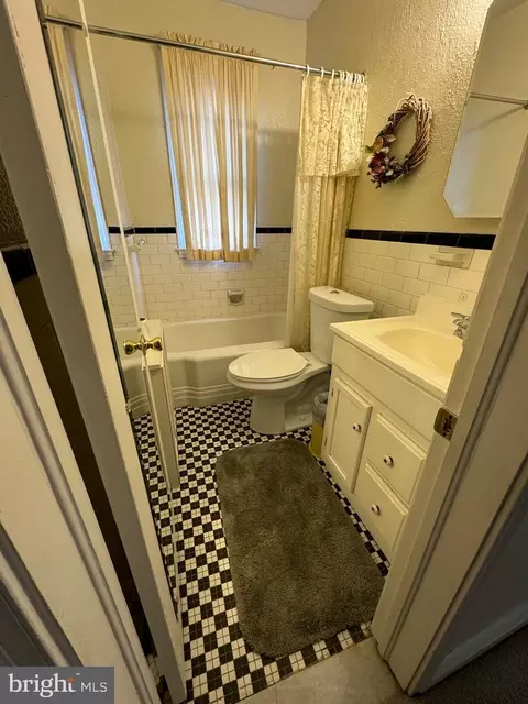 Bath - 2956 Cornwall Rd, Dundalk, MD 21222 photo 1 of 1