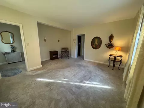 Living - 2956 Cornwall Rd, Dundalk, MD 21222 photo 3 of 4
