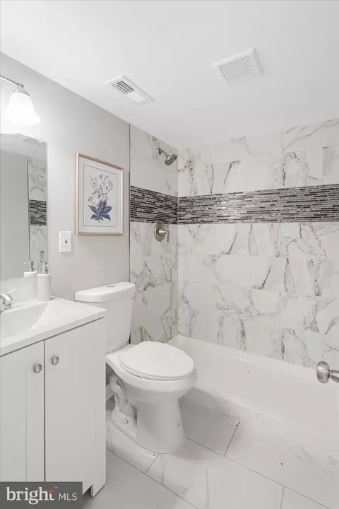Bath - 55 Wise Ave, Dundalk, MD 21222 photo 1 of 4