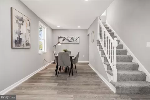 Entry Way - 55 Wise Ave, Dundalk, MD 21222 photo 5 of 8