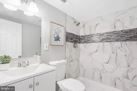 Bath - 55 Wise Ave, Dundalk, MD 21222 photo 3 of 4