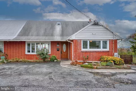828 50th St, Dundalk, MD 21222