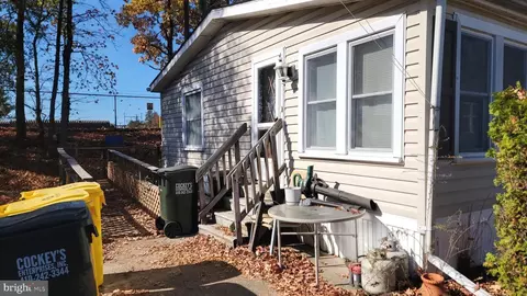 38 Tearose Dr, Middle River, MD 21220 photo 5