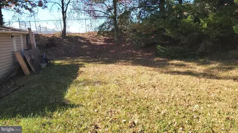 38 Tearose Dr, Middle River, MD 21220 photo 12