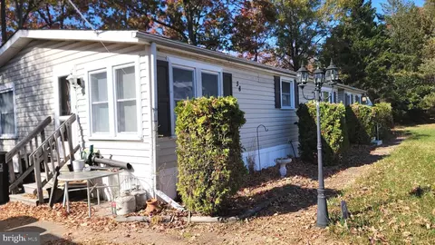 38 Tearose Dr, Middle River, MD 21220 photo 4