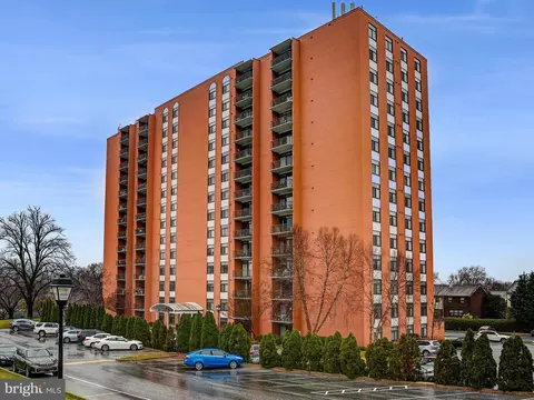 1 Smeton Pl #400, Towson, MD 21204