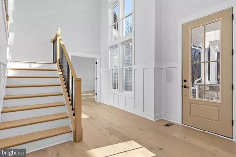 Entry Way - 2 Merry Hill Ct, Baltimore, MD 21208 photo 2 of 21
