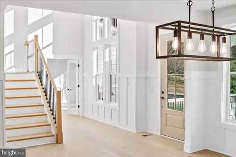Entry Way - 2 Merry Hill Ct, Baltimore, MD 21208 photo 3 of 21