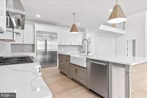 Kitchen - 2 Merry Hill Ct, Baltimore, MD 21208 photo 3 of 8