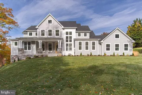2 Merry Hill Ct, Baltimore, MD 21208