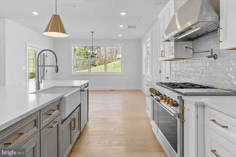 Kitchen - 2 Merry Hill Ct, Baltimore, MD 21208 photo 4 of 8