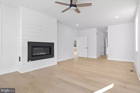 Living - 2 Merry Hill Ct, Baltimore, MD 21208 photo 5 of 7