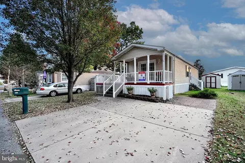 120 Covered Wagon Rd, Middle River, MD 21220 photo 3