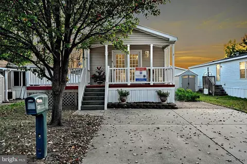 120 Covered Wagon Rd, Middle River, MD 21220