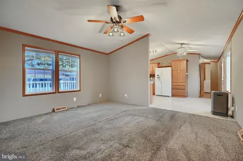 120 Covered Wagon Rd, Middle River, MD 21220 photo 9