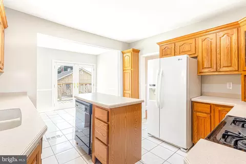 Kitchen - 3109 Lynch Rd, Sparrows Point, MD 21219 photo 2 of 2