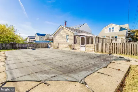 Exterior - 3109 Lynch Rd, Sparrows Point, MD 21219 photo 4 of 5