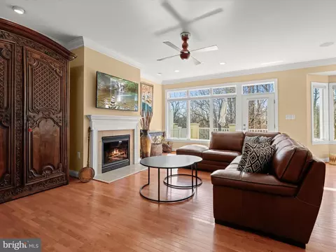 Living - 4 Harwick Ct, Baltimore, MD 21209 photo 8 of 12