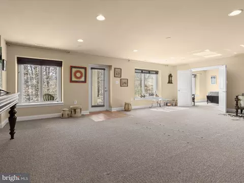 Living - 4 Harwick Ct, Baltimore, MD 21209 photo 11 of 12