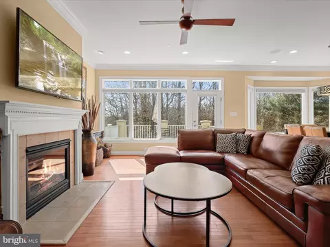 Living - 4 Harwick Ct, Baltimore, MD 21209 photo 5 of 12