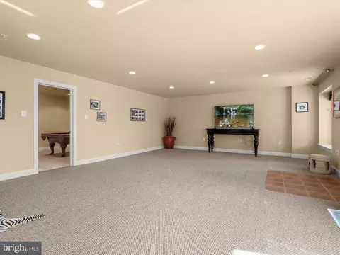 Living - 4 Harwick Ct, Baltimore, MD 21209 photo 12 of 12
