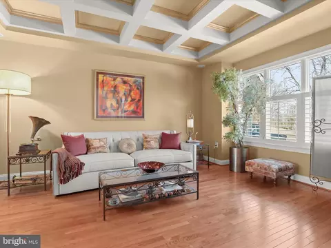 Living - 4 Harwick Ct, Baltimore, MD 21209 photo 1 of 12