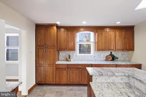 Kitchen - 1260 Maple Ave, Halethorpe, MD 21227 photo 4 of 5