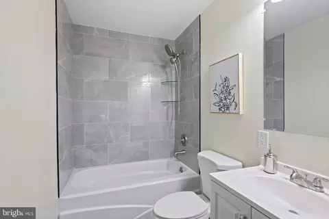 Bath - 1260 Maple Ave, Halethorpe, MD 21227 photo 1 of 3