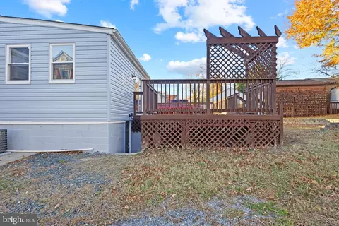 Exterior - 1260 Maple Ave, Halethorpe, MD 21227 photo 8 of 9
