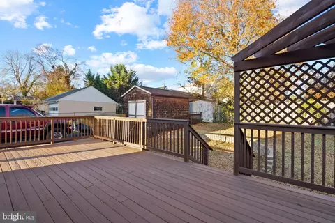 Exterior - 1260 Maple Ave, Halethorpe, MD 21227 photo 5 of 9