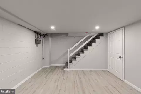 Entry Way - 2015 Holborn Rd, Dundalk, MD 21222 photo 6 of 6