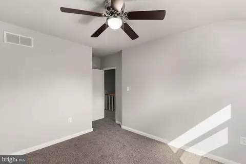 Entry Way - 2015 Holborn Rd, Dundalk, MD 21222 photo 5 of 6