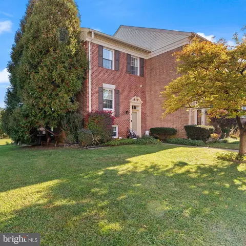 13 Valley Crossing Cir, Cockeysville, MD 21030