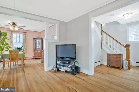 1263 Circle Dr, Halethorpe, MD 21227 photo 9